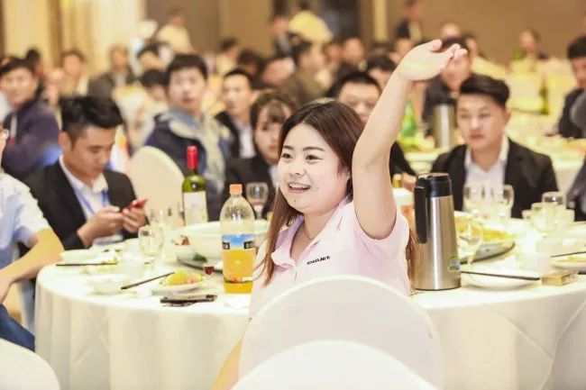 超燃!116萬人次關(guān)注!“2019年第二屆中國(guó)噴碼標(biāo)識(shí)行業(yè)年會(huì)”取得圓滿成功